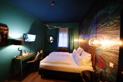 Federspiel_23_Zimmer_SchwarzerBock_Ansbach-web