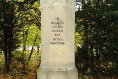 Morbid-Vergnuegt-9-web-kaspar-hauser-denkmal-ansbach-hofgarten