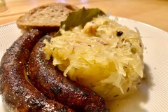 Bratwurst-Kraut-Ansbach-Genussort-Schwarzer-Bock-IMG_2089